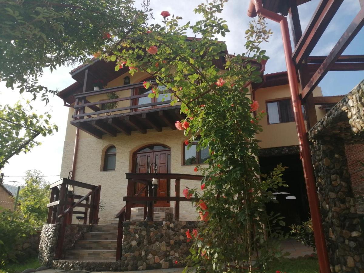 Casa Nirvana Guest House Dubova Luaran gambar